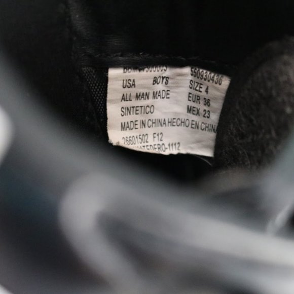 KEEPING Boys Indoor Soccer Shoes – Black Leather size 4Y - Picture 12 of 14